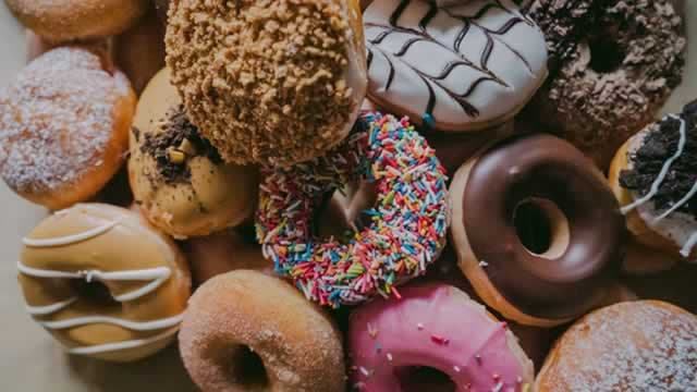 Don't Overlook Krispy Kreme (DNUT) International Revenue Trends While Assessing the Stock