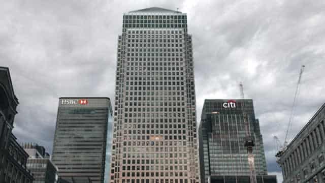Delving Beyond HSBC's Q1 Earnings: Should You Buy the Stock?