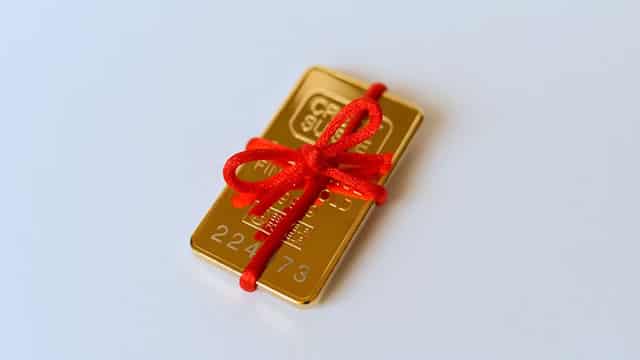 Challenging the "Wild West" of gold trading