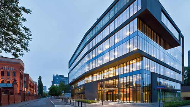 W.P. Carey (WPC) Q1 FFO and Revenues Lag Estimates