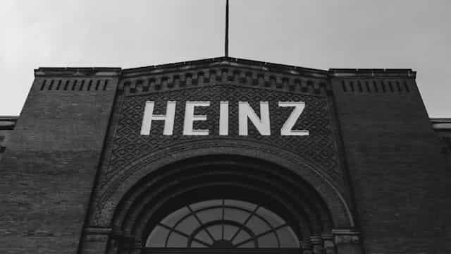 Kraft Heinz (KHC) Ascends While Market Falls: Some Facts to Note