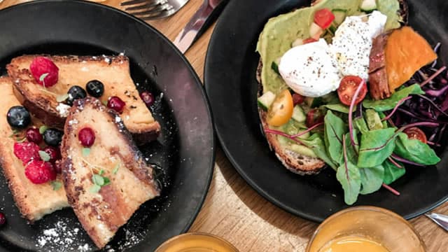 The fast-casual bowl boom is over. Wall Street isn't sold on Cava, Chipotle deals to lure back spenders