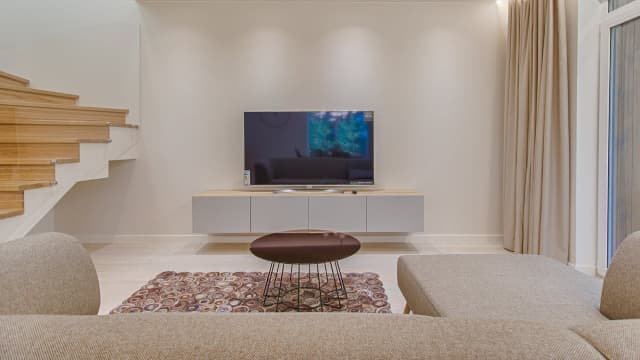 Sinclair offers to buy E.W. Scripps in bid to expand broadcast TV reach