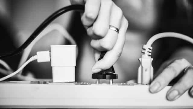 Emerson Electric (EMR) Earnings Expected to Grow: Should You Buy?