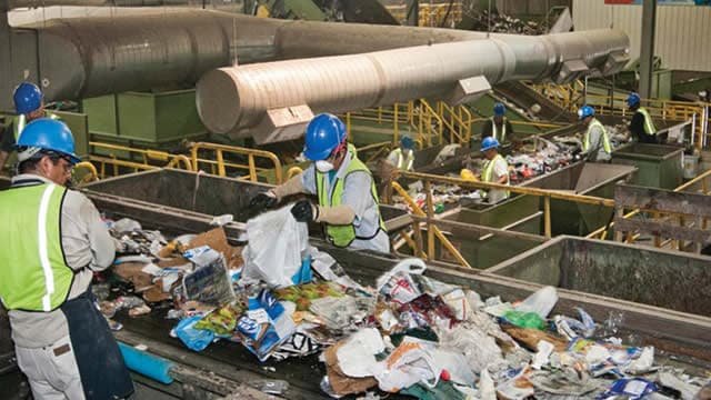 GFL Environmental Inc. (GFL) Expected to Beat Earnings Estimates: Can the Stock Move Higher?