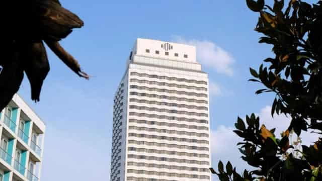 Hilton to Post Q1 Earnings: What's in the Cards for the Stock?