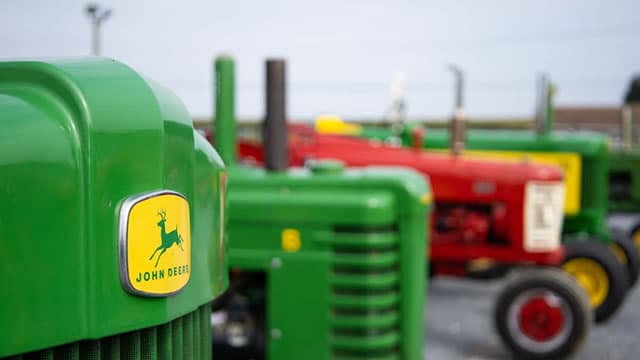 Deere Q4 Earnings Miss Estimates, Sales Up Y/Y on Lower Volume