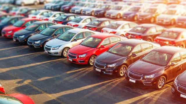 Group 1 Automotive Hikes Dividend: Is the Stock Worth Buying Now?