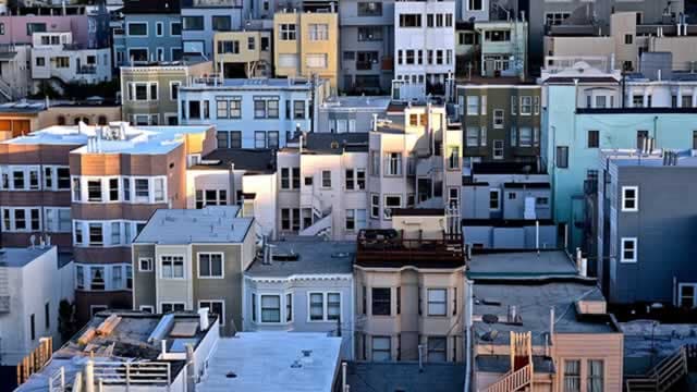 Homebuilders in Tight Spot as Profits Sink, Regional Markets Shift