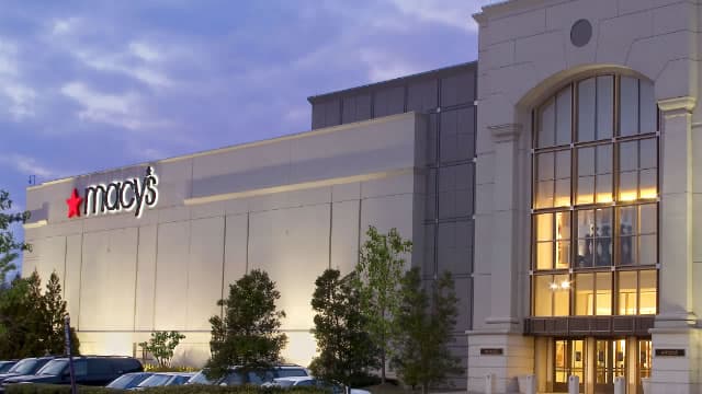 Macy's (M) Up 5.5% Since Last Earnings Report: Can It Continue?