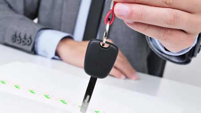 United Rentals to Report Q1 Earnings: What's in Store for the Stock?