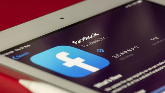 Facebook takes down page that Justice Department says was used to harass ICE agents