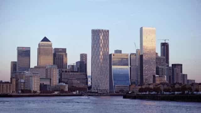 HSBC Lowers Financial Advice Fee to 1% for UK Premier Clients