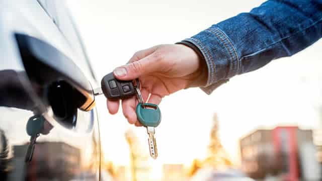 Hertz Global (HTZ) Q1 Earnings: Taking a Look at Key Metrics Versus Estimates