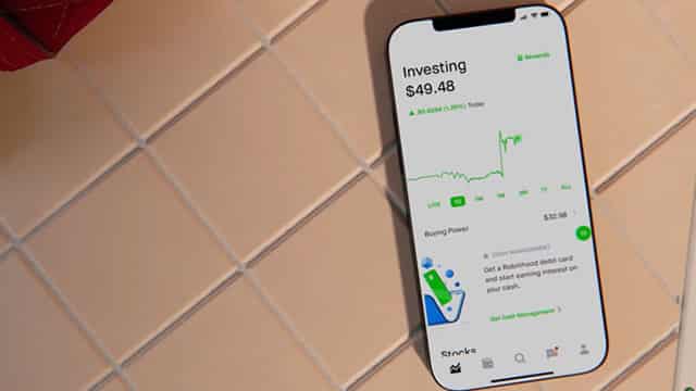 Robinhood's revenue soars as jittery investors try to stay ahead of choppy markets