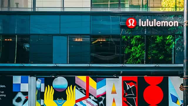 Investors Heavily Search lululemon athletica inc. (LULU): Here is What You Need to Know