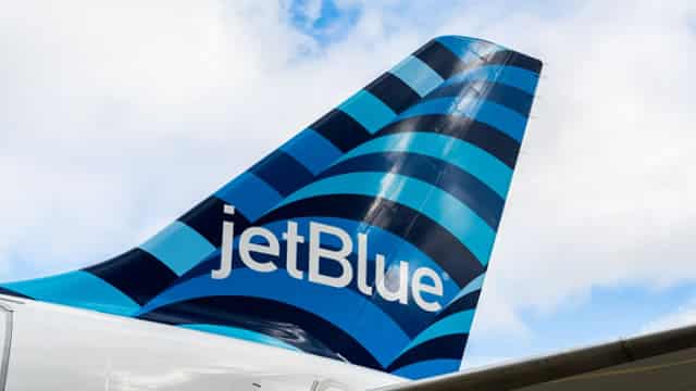 JetBlue Airways Stock: Bull vs. Bear