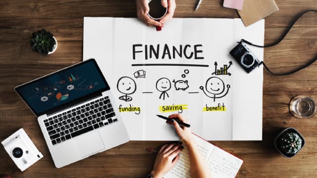 Should You Invest in the iShares Semiconductor ETF (SOXX)?