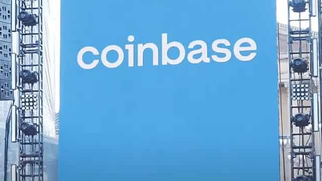 Can Coinbase really grow bigger than Charles Schwab in 2025? Here's what could make that bold call a reality.