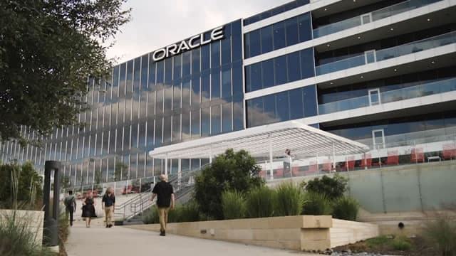 Why Oracle Stock Mashed the Market on Monday