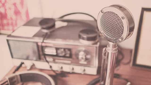 Best Buffett Stock to Buy Right Now: Sirius XM vs. VeriSign