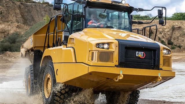 What to Watch With Caterpillar Stock Before Investing