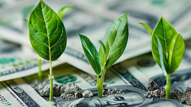 I'm Building Passive Income With 2 Dividend Aristocrats