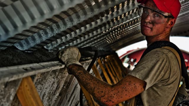 Here's Why Momentum in Great Lakes Dredge & Dock (GLDD) Should Keep going