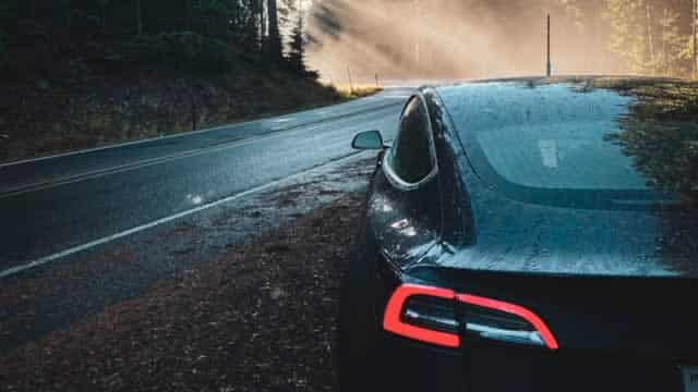 Lithia Motors (LAD) Q1 Earnings and Revenues Lag Estimates