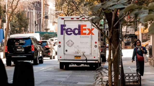 The Undervalued Logistics Giant: FedEx's Transformation Gains Momentum