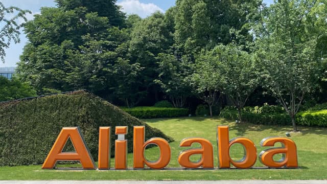 Alibaba launches AI-powered smart glasses in China