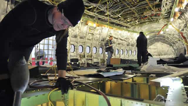Textron (TXT) Q1 Earnings: Taking a Look at Key Metrics Versus Estimates