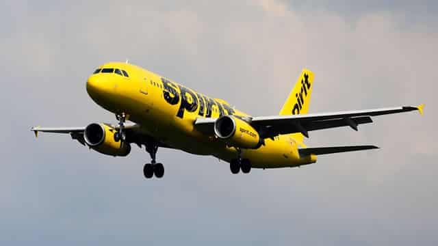 Spirit Airlines shares hit record low as Monday debt refinancing deadline looms