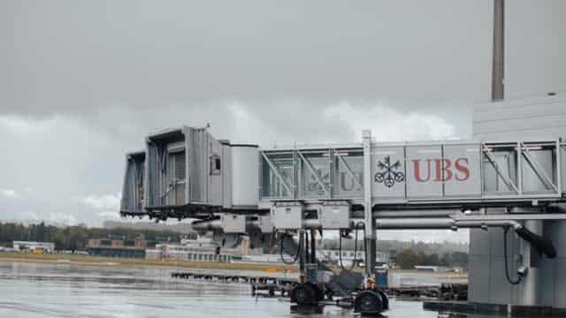 UBS shares slide 7%, reversing gains after Swiss capital proposals