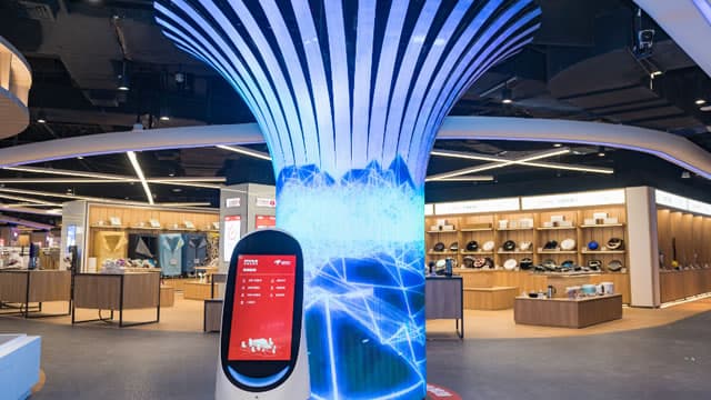 JD's Q3 Earnings Surpass Estimates, Revenues Increase Y/Y