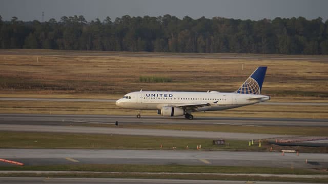 United's CEO says travel demand has roared back like a 'light switch coming on'