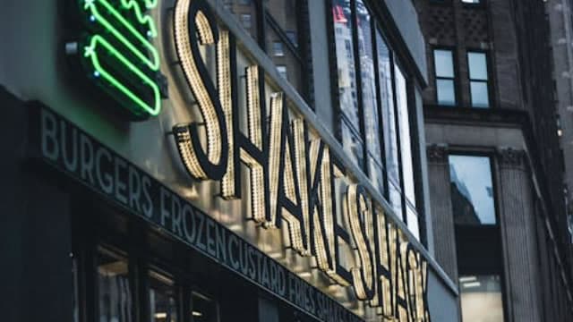 Shake Shack's Big Shack burger is more than an internet sensation. Here's what it says about the restaurant business.