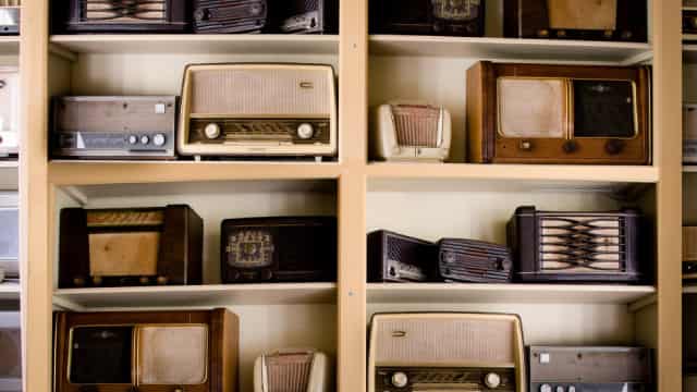 Sirius XM (SIRI) Rises But Trails Market: What Investors Should Know