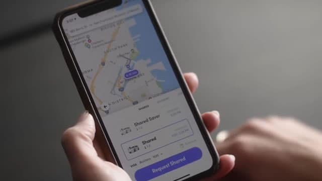 Lyft (LYFT) Stock Drops Despite Market Gains: Important Facts to Note