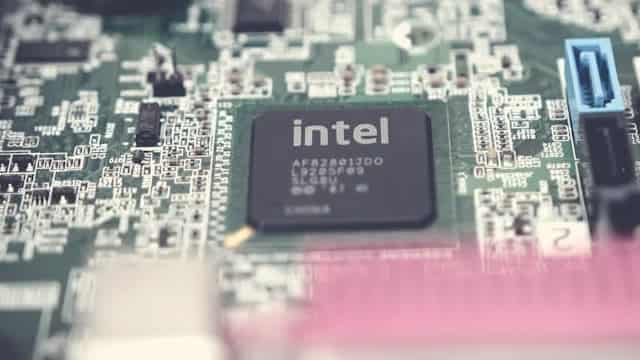 Intel (INTC) Falls More Steeply Than Broader Market: What Investors Need to Know