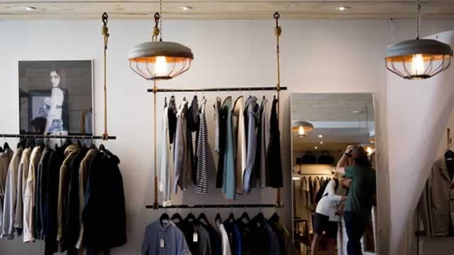 Holiday Spending: Tariffs May Nudge Prices, but Not Shoppers