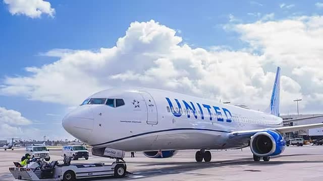 United Airlines stock surges on strong Q2 results and rising demand outlook