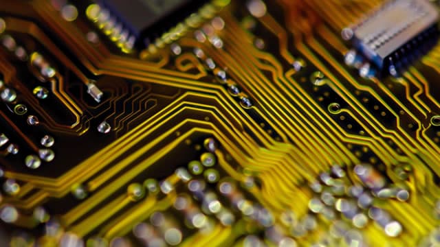 Wall Street analyst updates Broadcom (AVGO) stock price