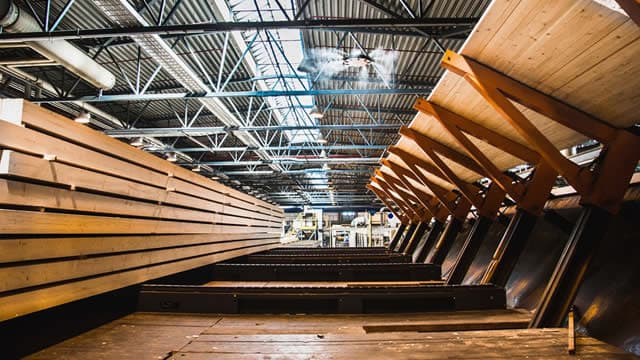 Does Rayonier (RYN) Have the Potential to Rally 27.87% as Wall Street Analysts Expect?