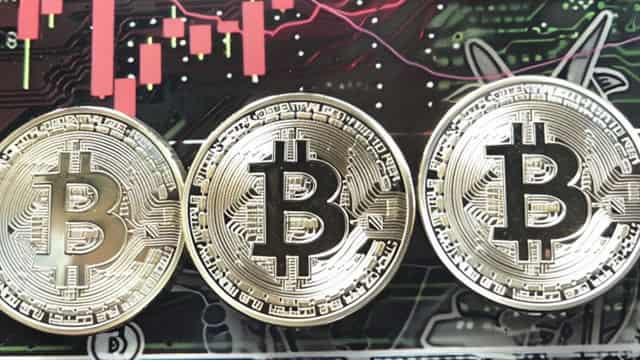 Cryptocurrencies: Bitcoin Closes at New Record High