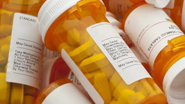 GSK (GSK) is a Top-Ranked Momentum Stock: Should You Buy?