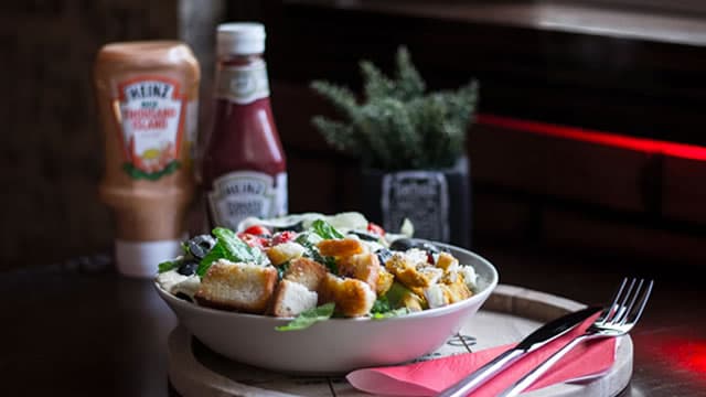 Is Kraft Heinz's 6.4%-Yielding Dividend Safe?