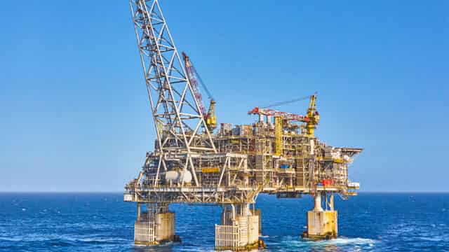 Should You Stick With Chevron Before Its Q1 Earnings Drop?
