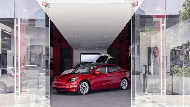Tesla's Energy Division Shines, But ETF Risks Mount Amid Broader Challenges