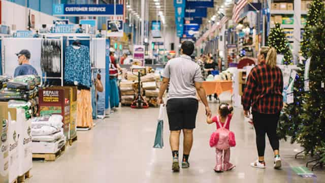 Lowe's Says 2025 Sales Growth Likely as it Lays Out Financial Targets